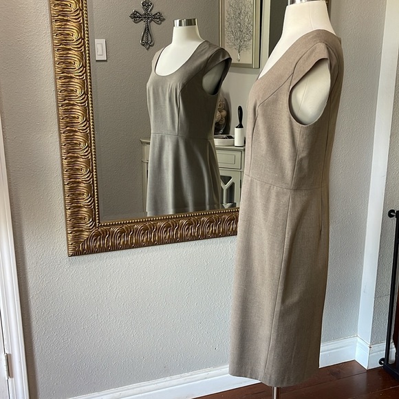 Ann Taylor Classic Cap Sleeves Dress - Picture 4 of 14